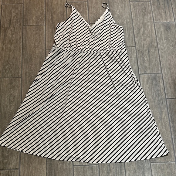 H&M Dresses & Skirts - H&M Black & White Striped V-Neck Spaghetti Strap Dress, Size XXL